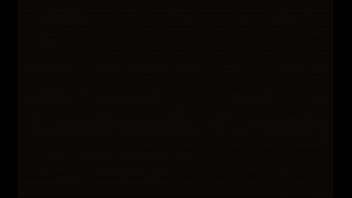 Mona se fait baiser pendant qu'elle est coincé dans la fenêtre 4odm