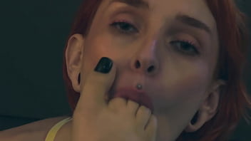 I like getting tied up while my feet are worshipped