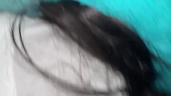 Una mujer naturalquieres venir o venirte