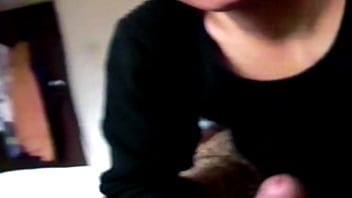 I love sucking cocks and i receive big cumshots in my mouth and face