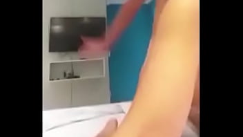 O que faço quando o corno fica em casa