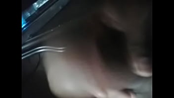 Gozando para uma amiga