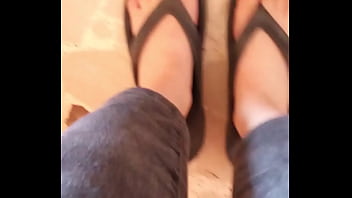 Greta ha messo lo smalto alle unghie dei piedi