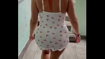 Peguei a mulher do meu amigo enquanto ele trabalha