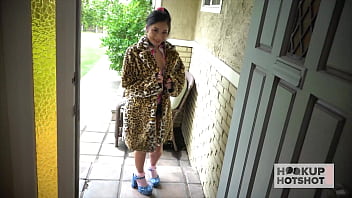 Brunette fuck puppet avery black hooks up with bryan gozzling