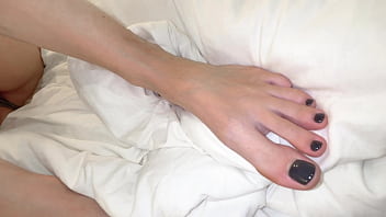 The most cute and beautiful feet ever get massage in best new york salon