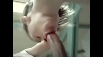 Aurore à Genoux Qui Me Suce thumbnail