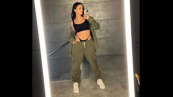 Попробуй не кончать на валю