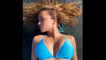 Попробуй не кончать на валю