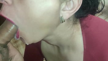 Married wife sucks like a whore and knows how to take a load in mouth