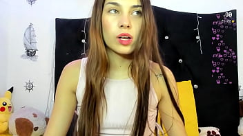 Estoy en transmisión y quiero llamar a mi hermanastro me hace tener un gran orgasmo mm