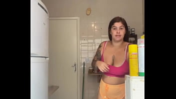 Marido me pegou no flagra lavando a sacada de biquini