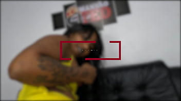 Com as pontas dos dedos ou meu brinquedo o que importa é gozar