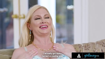 Hot babe is caught enjoying herself