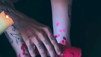 Love how hot wax feels on my feet