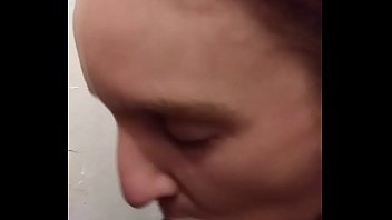 Autumn worships with her mouth