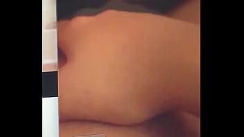 Light skin fingering till she cums