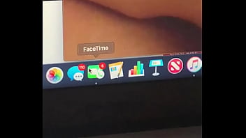 Light skin fingering till she cums