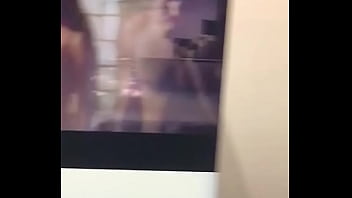 Light skin fingering till she cums