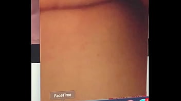 Light skin fingering till she cums