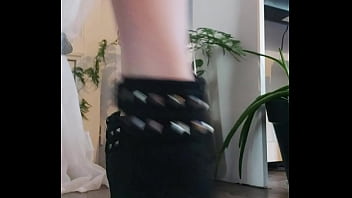 Petit talon noir sexy tu en pense quoi mon chou passe un bon dimanche