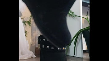 Petit talon noir sexy tu en pense quoi mon chou passe un bon dimanche