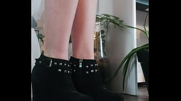 Petit talon noir sexy tu en pense quoi mon chou passe un bon dimanche