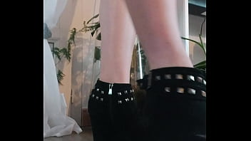 Petit talon noir sexy tu en pense quoi mon chou passe un bon dimanche