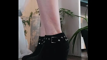 Petit talon noir sexy tu en pense quoi mon chou passe un bon dimanche