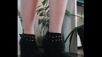 Petit talon noir sexy tu en pense quoi mon chou passe un bon dimanche