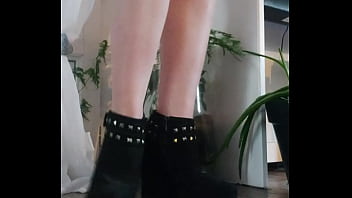 Petit talon noir sexy tu en pense quoi mon chou passe un bon dimanche