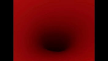 Mujer traga a mini chica