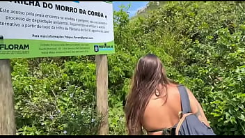 Suruba com os amigos na casa alugada seguido de sexo na trilha cheio de adrenalina