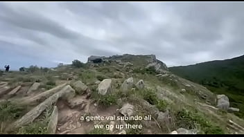 Suruba com os amigos na casa alugada seguido de sexo na trilha cheio de adrenalina