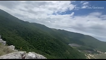 Suruba com os amigos na casa alugada seguido de sexo na trilha cheio de adrenalina