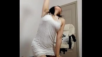 又丑又土的大姐阿姨，在家里跳扇子舞