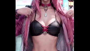 Imagine fazer compras e do nada uma gata assim aparece