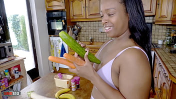 Paris & terry kemaco's kitchen heat ebony & ivory mix it up with veggies