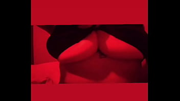 Mis tetas en tu cara pensalo