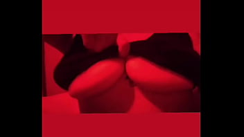 Mis tetas en tu cara pensalo