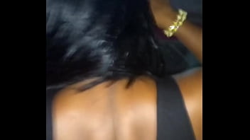 Sexo no estacionamento do shopping sexo em local público me encontrei com uma gostosa do tinder e não suportamos o tesão transamos no estacionamento mesmo sexo em local proibido