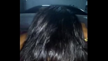 Sexo no estacionamento do shopping sexo em local público me encontrei com uma gostosa do tinder e não suportamos o tesão transamos no estacionamento mesmo sexo em local proibido