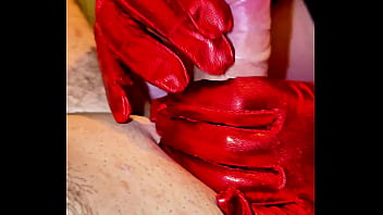 Close up blowjob puts a silicone plug on me comfortably