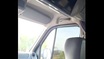 Estava viajando de ônibus e deixei o passageiro do meu lado pegar na minha buceta e o motorista viu tudo pelo retrovisor