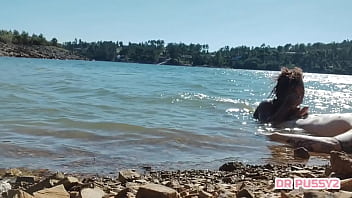 Mamei o pau do tatuado dentro de água na frente de todos os turistas que passeavam de barco ao final da tarde Mamei o pau do tatuado dentro de água na frente de todos os turistas que passeavam de barco ao final da tarde