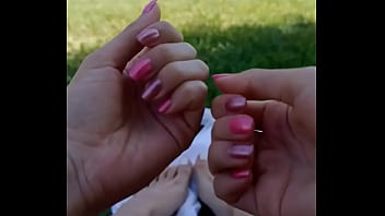 Hoy mi color es el rosa ¿qué es lo primero que vez en una chica #uñasrosa #femenina #soytuprincesa #ver