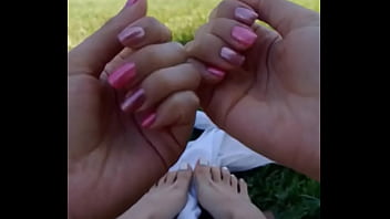 Hoy mi color es el rosa ¿qué es lo primero que vez en una chica #uñasrosa #femenina #soytuprincesa #ver