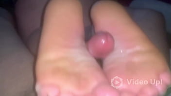 A little feet play with a handy finish