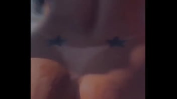 Levei um banho de leite ao ar livre ••link do vídeo nos comentários