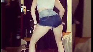 Laly Porreta Bailando Mostrando El Culo thumbnail